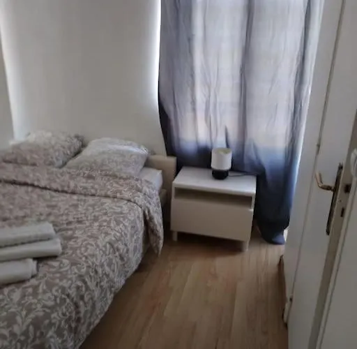 Saint-jacques Apartment *